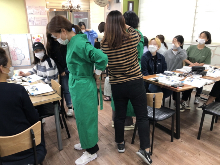 2009A 반의 기본간호 수업모습 ★